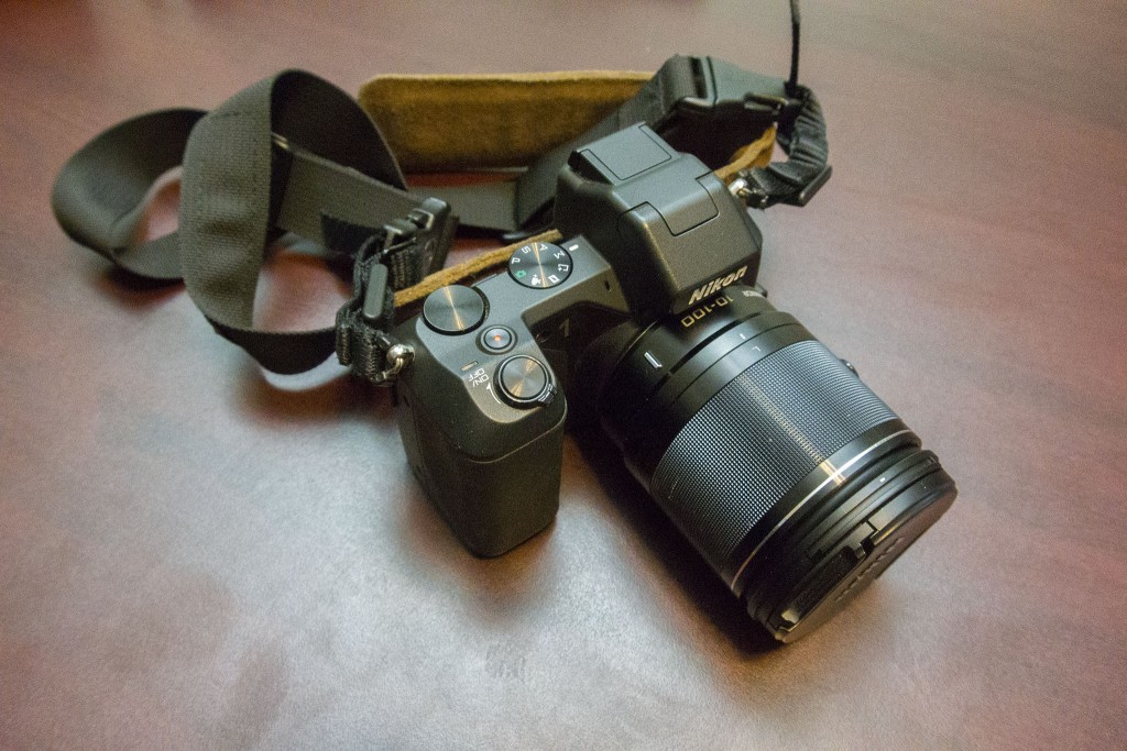 The 1 Nikon 10-100mm f/4-5.6 zoom lens is quite small and compact when closed.