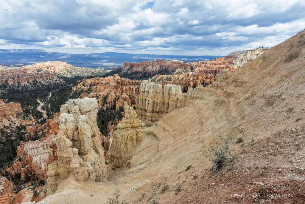 Nikon 1 J5 + 1 Nikon 6.7-13mm f/3.5-5.6 @ 6.7mm, efov 18mm, f/8, 1/320 sec, ISO-160. Bryce National Park, Utah.