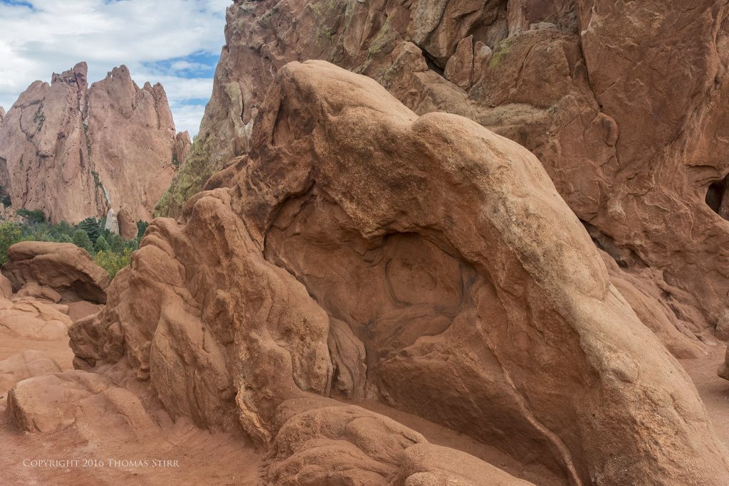 Nikon 1 J5 + 1 Nikon 6.7-13mm f/3.5-5.6 @ 11mm, efov 28mm, f/8, 1/250 sec, ISO-400. Garden of the Gods, Colorado Springs Colorado.