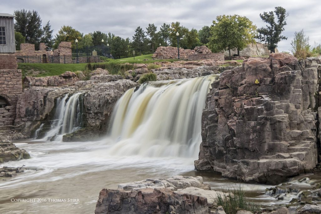 Nikon 1 J5 + 1 Nikon 10-100mm f/4-5.6 @ 20mm, efov 54mm, f/5.6, 0.8 sec, ISO-160, Sioux Falls, South Dakota.